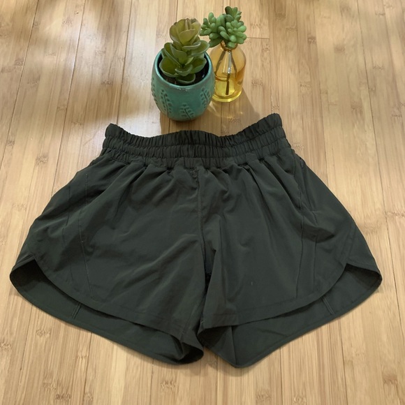 Lululemon Tracker Short IV (4-way Stretch 4" ) - Picture 2 of 7